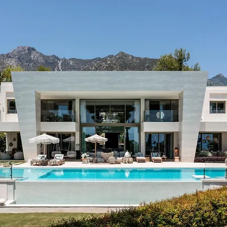 La 5 Bedroom In Sierra Blanca, Villa Marbella