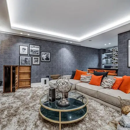 La 5 Bedroom In Sierra Blanca, Villa