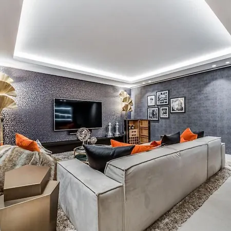 Villa La 5 Bedroom In Sierra Blanca,